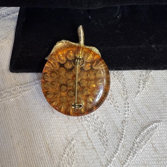 Vintage Austrian forbidden fruit orange brooch. - Picture 3 of 6